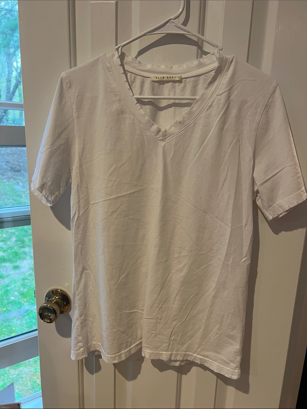 Women's White V-Neck Short Sleeve Tee